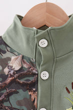 Load image into Gallery viewer, Camouflage dog hunting applique pullover