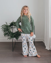 Load image into Gallery viewer, Green Chenille Nutcracker Bell Pant Set