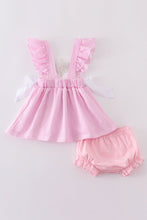 Load image into Gallery viewer, Pink seersucker cross floral embroidery bloomer set
