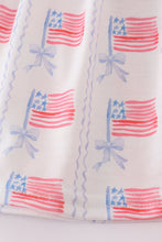 Load image into Gallery viewer, Bow embroidery smocked bloomer set
