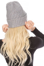 Load image into Gallery viewer, KNITTED SEQUIN BEANIE
