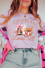 Load image into Gallery viewer, Girl Loves Fall Graphic Tee
