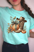 Load image into Gallery viewer, Howdy Pumpkin Western Fall Graphic Tee
