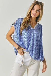 PRINTED LACE V NECK SHORT SLEEVE LOOSE TOP - Image #7