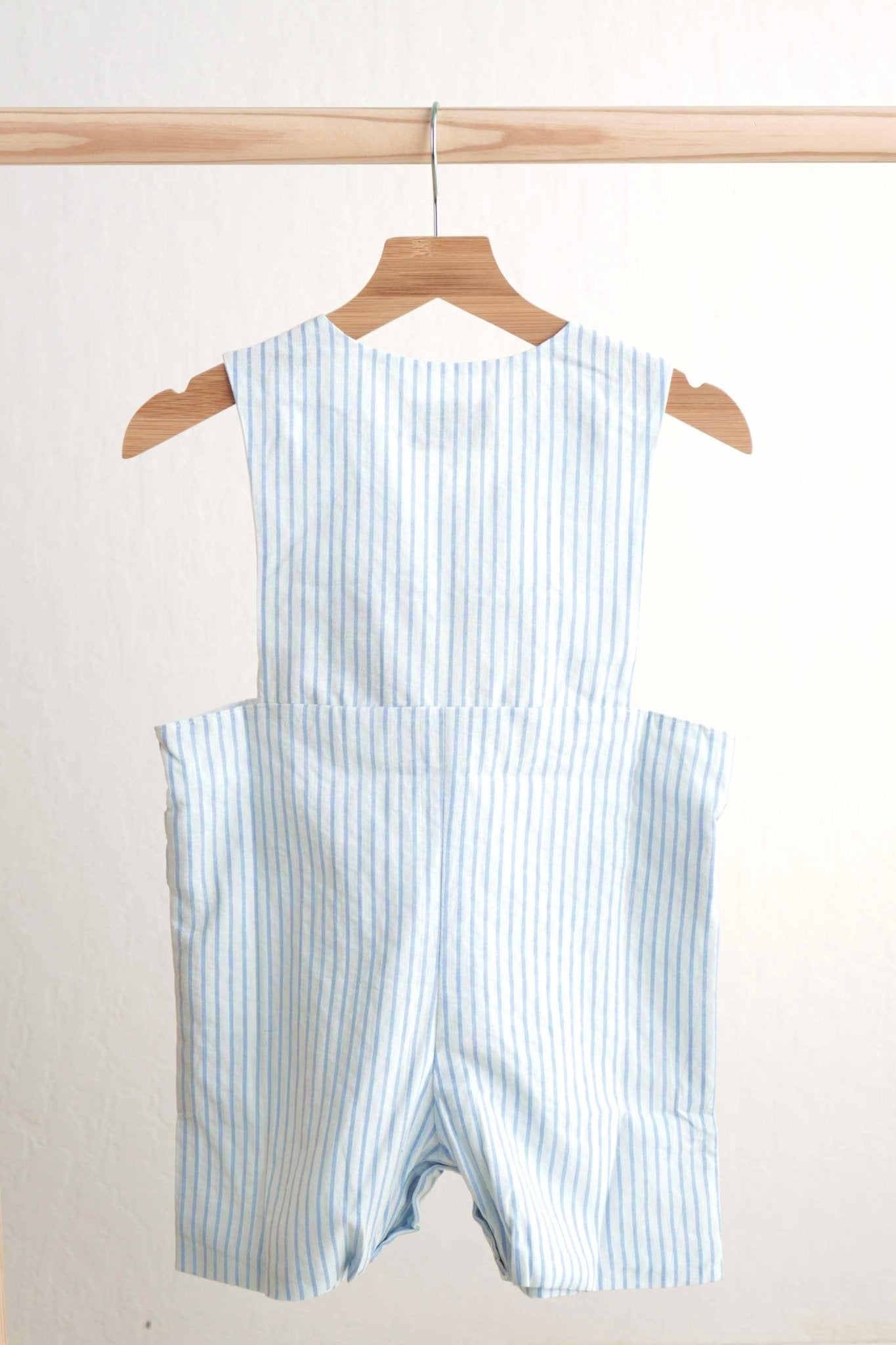 Blue easter bunny hand - smocked boy jonjon - Abbies Place