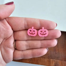 Load image into Gallery viewer, Jack O Lantern Pumpkin Studs - Pink Glitter - Image #5
