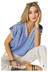 PRINTED LACE V NECK SHORT SLEEVE LOOSE TOP - Image #1